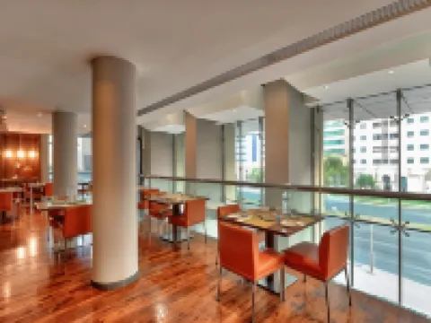 セントロ アル マンハル バイ ロタナ アブダビのホテル