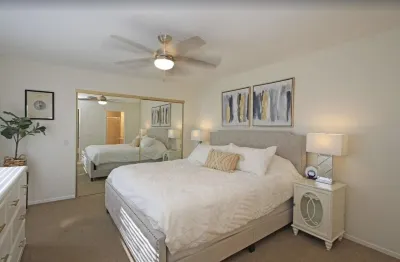 Palm Valley .. Relaxed Getaway, Pools and Sunsets! Hotels near Desert Springs Golf Club