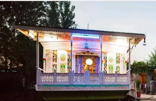 Houseboat Switzerland