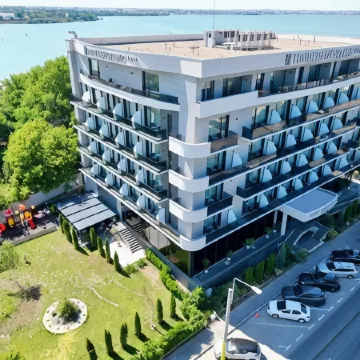 Panoramic Mamaia Hotel
