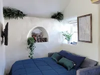 Charming Straw Bale Cottage Near Jay Peak – Cozy, Romantic, and Stylish Escape Hotels in Jay