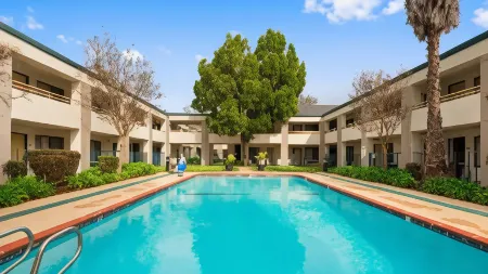 Best Western Heritage Inn Отели в г. Конкорд