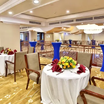 Sapphire Addis Отели рядом с достопримечательностью «Пьяцца»