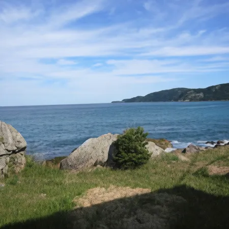 Yamasakiya Ryokan Отели рядом с достопримечательностью «Ōshima-kō»