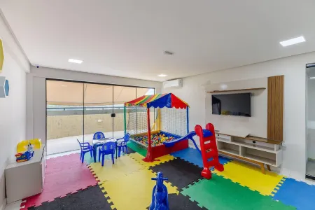 Fully Equipped Apartments in Building with Pool 400m from the Beach - Pzo Отели рядом с достопримечательностью «Sao Sebastiao Cathedral»