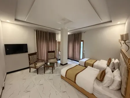 Royal Elite Hotel Kalam by Khan Familia Travels