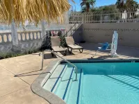 Days Inn by Wyndham Indio - Pool