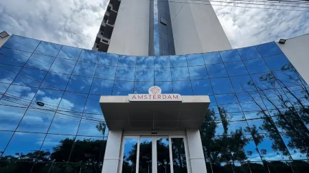 Hotel Amsterdam Montes Claros Отели в г. Монтес-Кларос