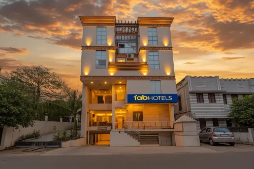 FabHotel Ess Paradise - Nr Bus Stand