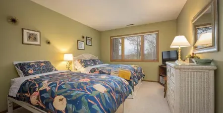 A Galena Territory townhome near amenities, sleeps 6