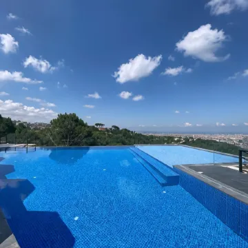 The Ray Hotel and Studios