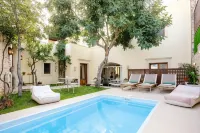 Z Boutique Hotel - Pools