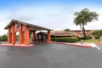 Quality Inn & Suites I-35 Near Frost Bank Center