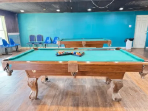 B&J Hotel and Apartments