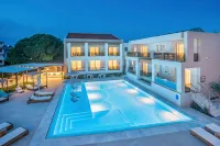 Mirablue Luxury Residences - Infinity Pools