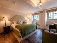The Lamb Inn Hotels in Burford