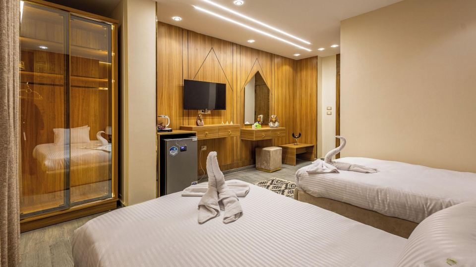 Solis pyramids view hotel