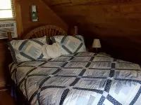 Glory Days Riverfront Authentic Restored 1800s Log Cabin Near Gem Mines Hotels in Cowee