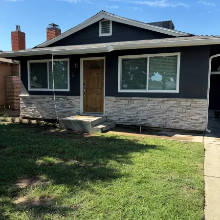 3-bedroom home close to Airport. Beutifully decorated.