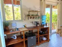 Beautiful Lakefront Treehouse - Apartments