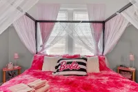 Barbie's Dreamhouse - Sleeps 6 Near Botanical Gardens & Tower Grove Park - Condos