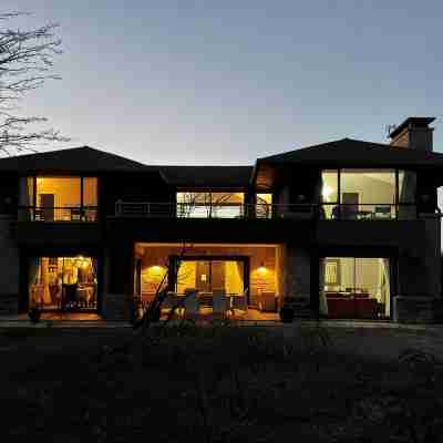 Nyikani House – Safari Stay with Mt. Kenya Views Hotel Exterior