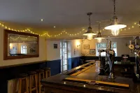 The Lawns Hotel - bar