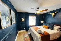 Spacious Lakefront Villa I 4 Bd 3 Bath I Sleeps 11 I Ski I Golf I Bike のホテル
