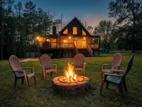 Cozy Cabin with Dock, Huge Screen-in Porch, Fire Pit, Fast WiFi and Pet Friendly - Hytter
