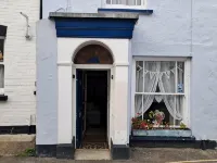 18th Century Cottage On Waterfront, Panoramic Sea Views, Courtyard Garden Hotels in Appledore