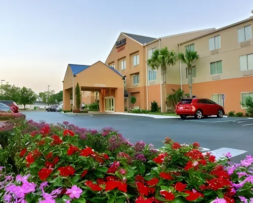 Fairfield Inn & Suites Brunswick Hotels in Glynn County