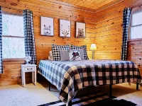 Cozy 2-bedroom cabin in welcoming Sangerville with WiFi Hotels in Piscataquis County