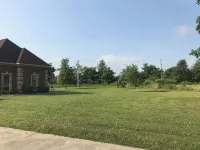 Spacious 5-bedroom house in lovely Blytheville with WiFi, fitness room - Wifi