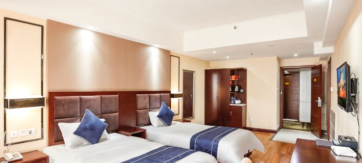 Old country inn Hotels in Linze