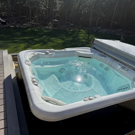 Large 4 Br w Htd Saltwater Pool and Hot Tub. 15 Mins to Saratoga City and Track