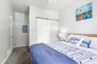Cozy Nautical Themed 2-bedroom condo with AC in charming Traverse City. - 4-Star
