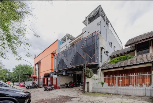 RedDoorz Plus at D San Residence Buah Batu