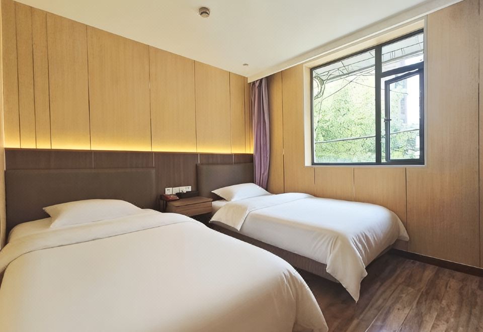 Longchen Holiday Hotel (Shanghai Jiangsu Road Subway Station) Images