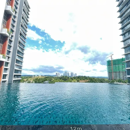 GrandMedini Residence near Legoland by Ucome Homestay