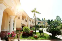 Guangning Overseas Chinese Hotel - balcony