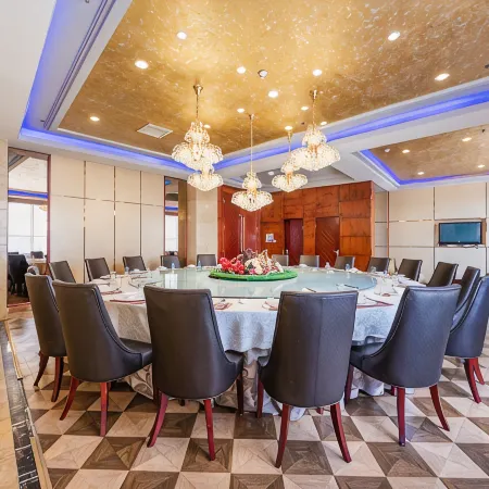 Huadong Hotel