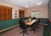 Comfort Inn & Suites - 2-Star