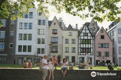 Altstadthotel Hayk am Rhein Hotel a Eil