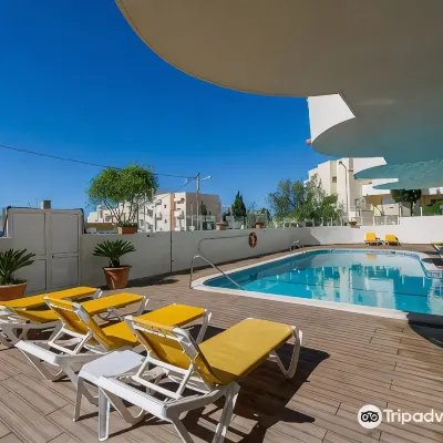 AlvorMar Apartamentos Turisticos Hotels near Portimao Airport
