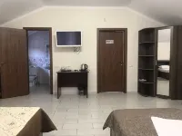Uyut Hotel - Inns