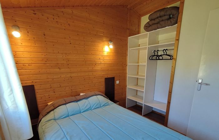 Large furnished cottage with terrace