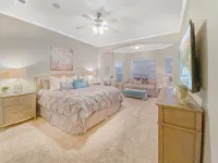 Large 4 Bed/3 Bath House Near All, The Colony - Frisco, Pool, Hot Tub Sleep 1-12
