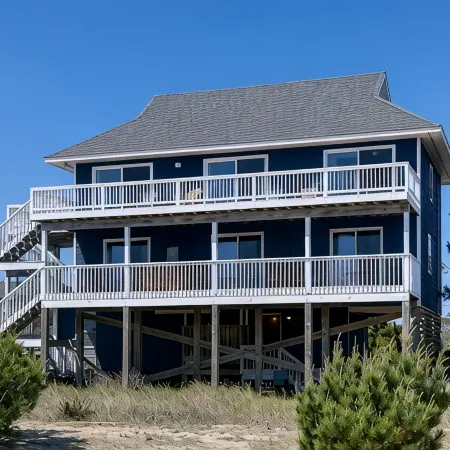 On the Beach: Beach View in Every Room, 3 Mbrs, Hot Tub, Checkin Any Day + Dogs