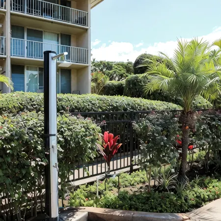 The Blue Tide House: Steps to Maui beaches + nearby eats