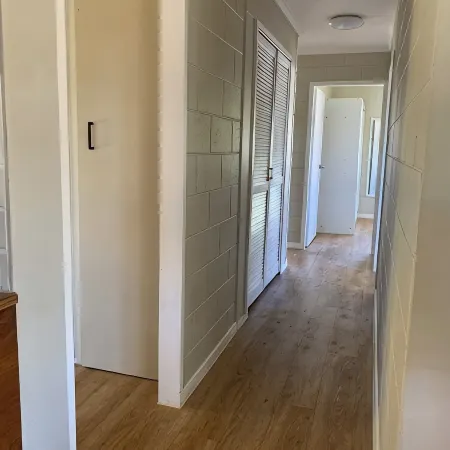 Central and Tidy 3 Bedroom house - Pet Friendly!